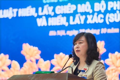 Bộ trưởng Bộ Y tế rưng rưng khi nhắc tới những em bé mỏi mòn chờ ghép tạng
