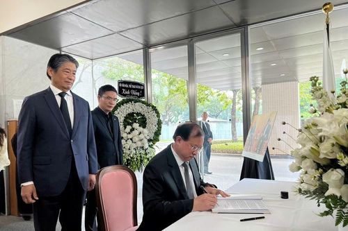 Thứ trưởng Tạ Quang Đông viếng, tưởng niệm cố Thủ tướng Nhật Bản Fukuda Yasuo