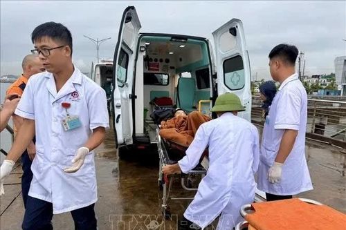 Tìm thấy 6 thuyền viên trên tàu cá bị chìm gần đảo Long Châu, Hải Phòng