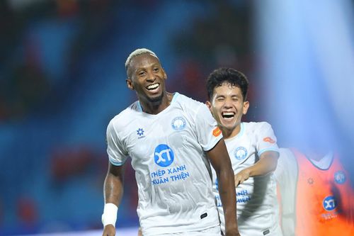 Thép Xanh Nam Định tạm chiếm ngôi đầu V-League 2026-2027