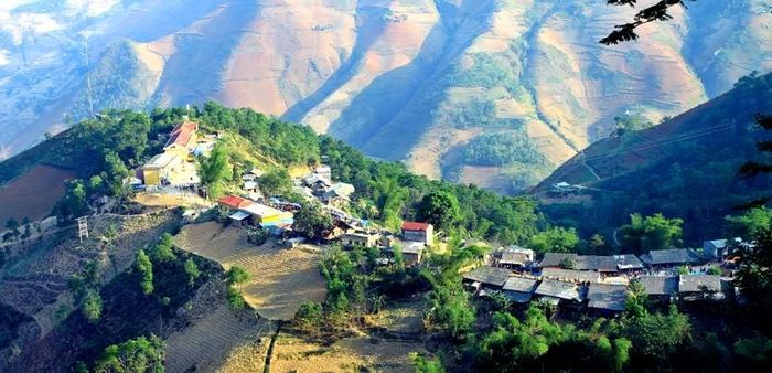  Vượt đỉnh Mã Pí Lèng, ta tìm về với chợ tình Khau Vai 