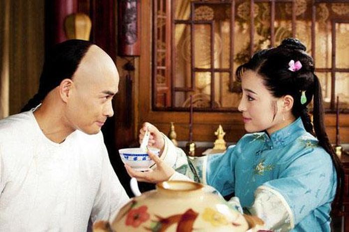 Trịnh Gia Dĩnh và Can Đình Đình đẹp đôi trong Thâm cung điệp ảnh.