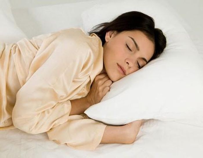 Phụ nữ mơ thấy chồng bị rắn cắn: Giấc mơ này là điềm lành, báo hiệu người nằm mơ sẽ đỏ vận. 