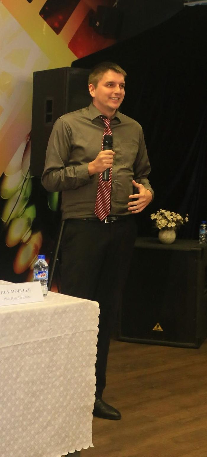  Ông Max Murta chia sẻ những sợ hãi khi lần đầu đến với ẩm thực đường phố. Sau khi tự trải nghiệm, ông đã yêu thích nó. 