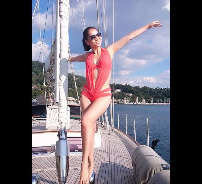 Dù đã ngoài 30, nhưng người đẹp luôn giữ được vẻ ngoài sexy. 