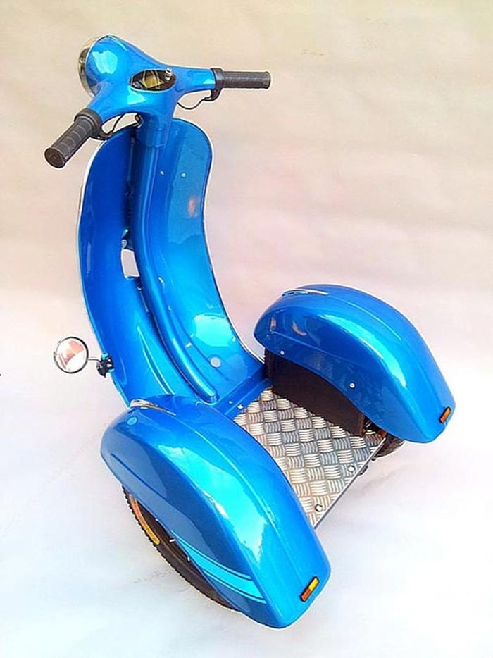 Thiết kế thông minh nhưng vẫn giữ lại những nét đặc trưng dòng xe Vespa cổ điển. 