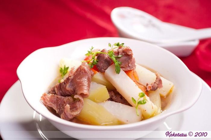  Canh su hào hầm gân, bắp bò. Ảnh: Kokotaru