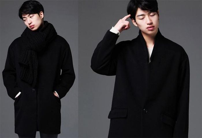 Trech coat có thể đi cùng áo thun bên trong đơn giản, nhẹ nhàng không làm giảm bớt đi độ lịch lãm. Trong mùa se lạnh bạn có thể kết hợp trang phục này cùng khăn quàng cổ vừa ấm áp vừa có điểm nhấn ấn tượng.