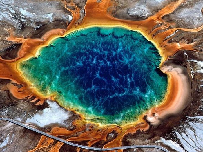 Miệng siêu núi lửa Yellowstone. Ảnh: Wikipedia. 