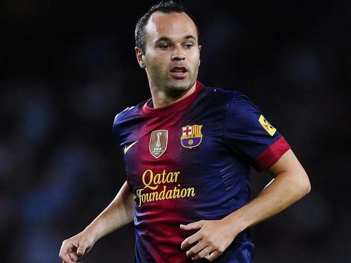 Thông minh, tinh tế và kỹ thuật là những từ để nói về lối chơi của Iniesta. Đáng nói là tuyển thủ người Tây Ban Nha duy trì phong độ ấn tượng từ năm này sang năm khác. Do vậy, tiền vệ của Barca hoàn toàn xứng đáng được vinh danh trong đội hình xuất sắc nhất năm của Marca. 