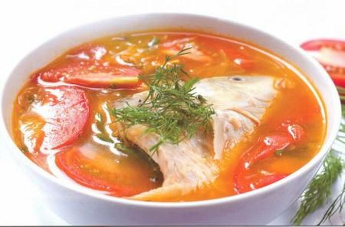  Riêu cá nấu chua.