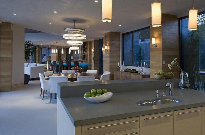 Sảnh đón tiếp rộng 213 mét vuông đủ chỗ cho 150 người dự tiệc ăn tối hoặc 200 người dự tiệc cocktail.