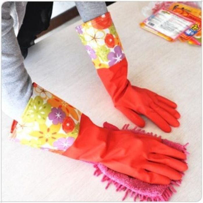  Tránh hóa chất. Hóa chất trong các sản phẩm chăm sóc tóc, sản phẩm làm đẹp và xà phòng có thể gây kích ứng và viêm da. Như vậy, bạn nên sử dụng các sản phẩm tự nhiên để giúp da tay khỏe mạnh và trẻ trung hơn.
