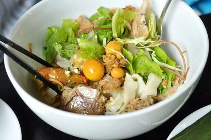  Không chỉ vậy mì Quảng được được công nhận là 1 trong 12 món ăn Việt Nam được có giá trị ẩm thực châu Á.