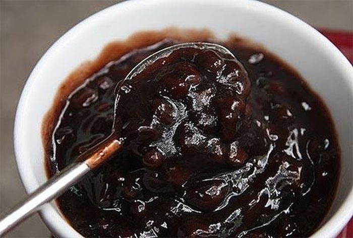  Chè đậu đỏ dẻo, bùi, ngọt đậm.
