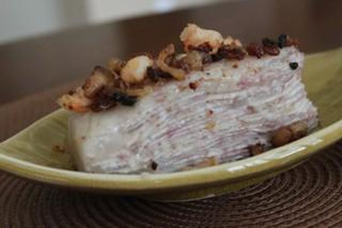  Món bánh đúc khoai môn là một sự sáng tạo mới nhất của ẩm thực nước ta. Bánh đúc khoai môn thường được ăn kèm tôm thịt.