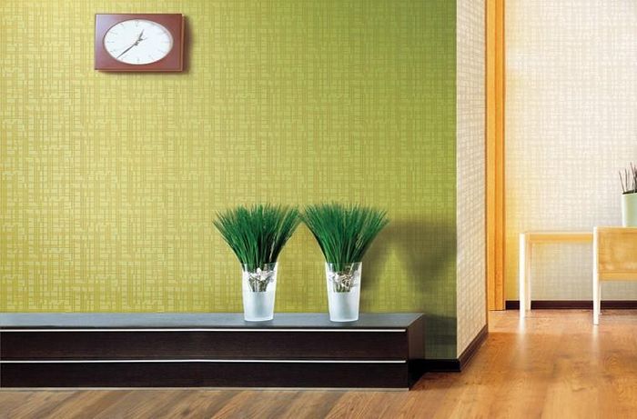 Cần chú ý khi giấy đã cũ, sẽ hạn chế khả năng thoát hơi nước của tường ở điều kiện độ ẩm cao, do đó cần đổi sang loại mới.