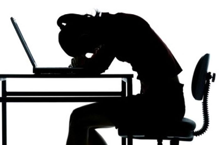 Mệt mỏi. Mệt mỏi do ung thư đại tràng thường liên quan đến thiếu máu do mất máu trong phân. 