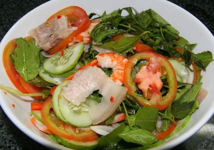Gỏi lá sầu đâu. 