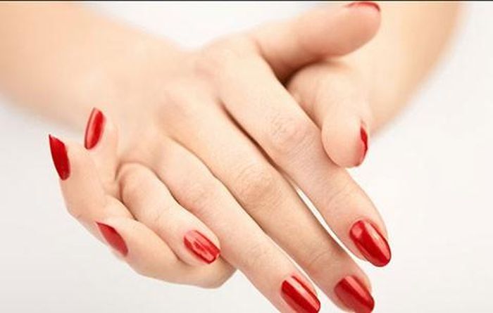 Ngược lại móng tay trên rộng dưới hẹp (hình thang ngược) là người có bản lĩnh trong tình yêu, biết giữ chừng mực và khoảng cách cần thiết để tạo hấp lực với người bạn khác giới. 