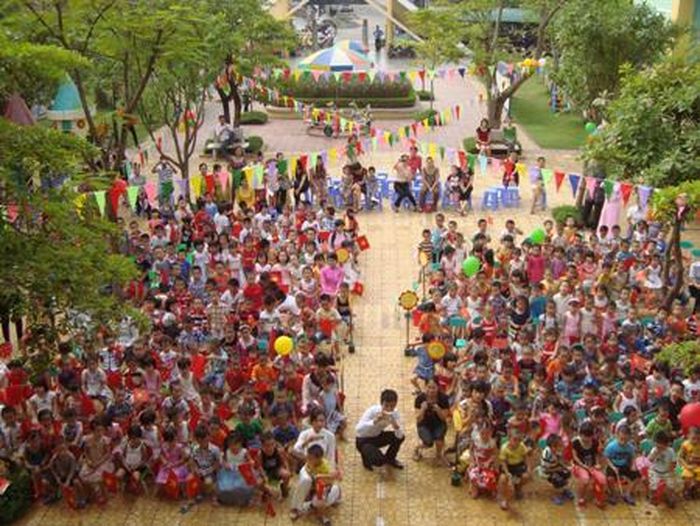 Vừa được tham gia các hoạt động ngoại khóa sôi động.