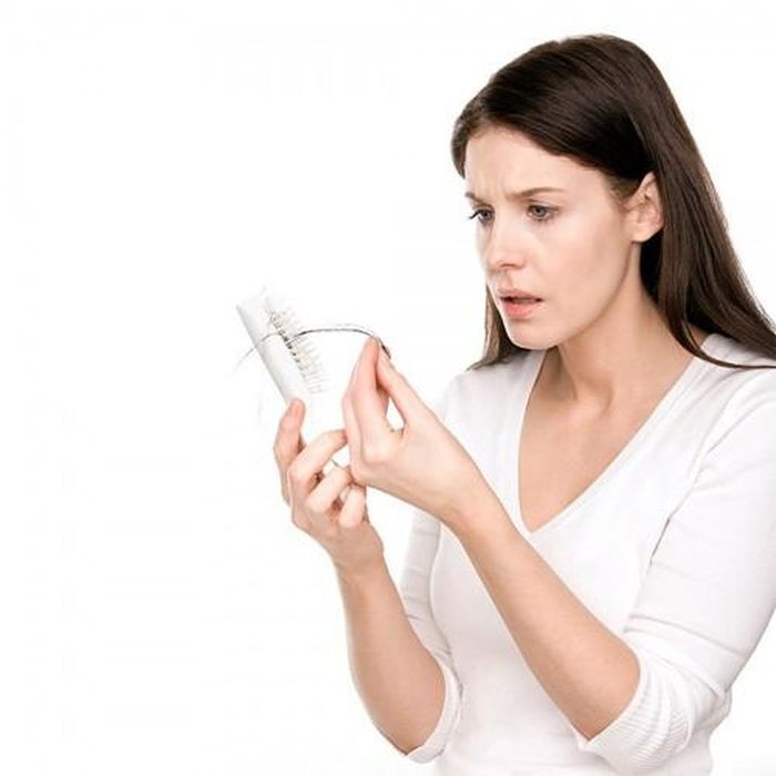 Riêng giấc mơ bị rụng tóc lại là điềm gở, báo hiệu bạn sẽ mâu thuẫn với bạn bè.