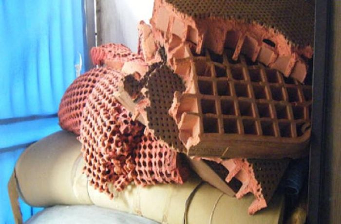  Đặc biệt, các chất nhựa (PVC), phẩm màu công nghiệp có thể lẫn các tạp chất… để nhồi thú bông gây nguy hiểm cho hệ hô hấp của bạn.