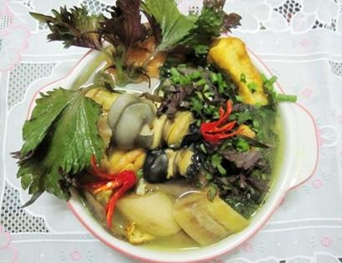  Ốc nấu chuối đậu.