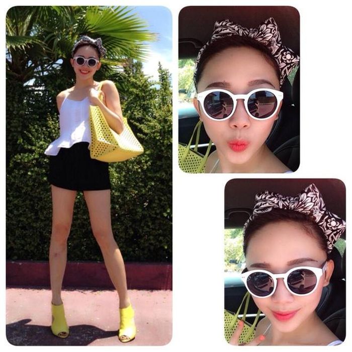 Mix phụ kiện ton-sur-ton là cách tạo điểm nhấn ấn tượng mà bất cứ tín đồ thời trang nào cũng vận dụng. Với nữ ca sĩ hải ngoại, kính mắt là phụ kiện gần như không thể thiếu. Cô sở hữu một bộ sưu tập kính mắt "khủng" với kiểu dáng, màu sắc đa dạng. 