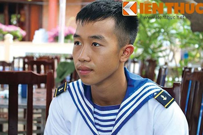  Nguyễn Quốc Đức đang là lính đảo Trường Sa.