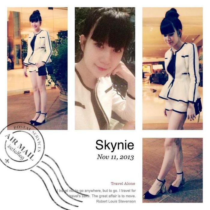 Phong cách sang trọng nhờ cách dùng màu trung tính, áo vest dáng peplum cổ điển ăn nhập cùng giày đế vuông, túi xách đồng màu.