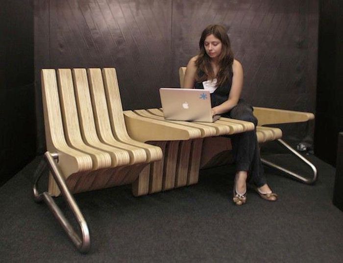 Đặc biệt khi cần một bộ bàn ghế lịch sự cho phòng khách, bạn có thể xoay nó như thế này.