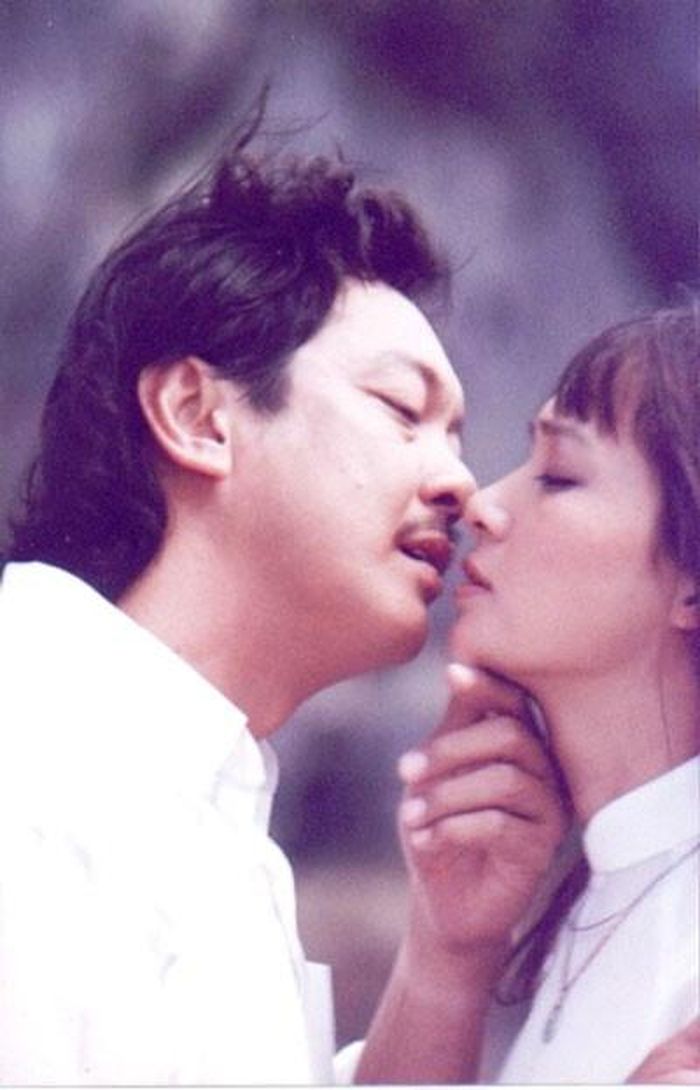 Cảnh tình tứ của Chánh Tín - Lê Khanh trong "Bản tình ca cuối cùng"