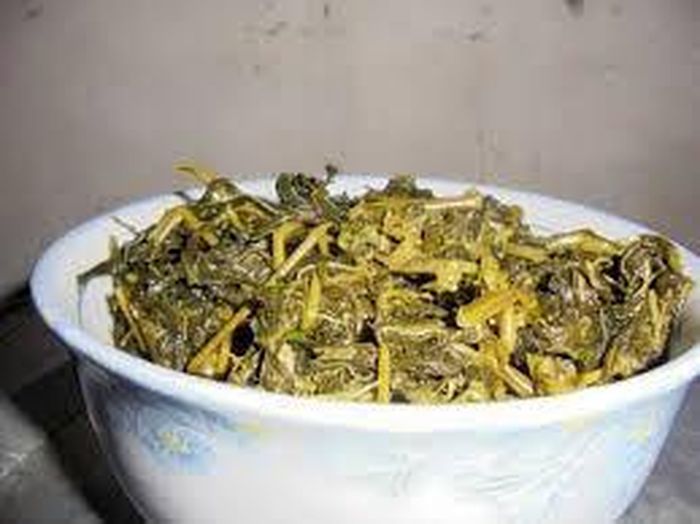Dưa chua lá sắn 