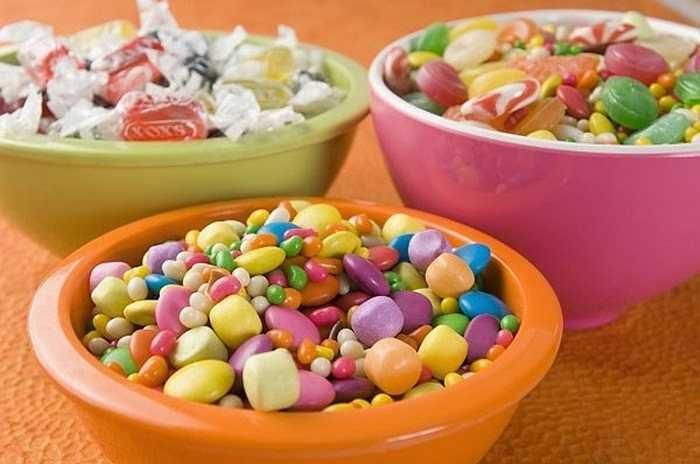 Đường: Một số nghiên cứu cho rằng những người đàn ông sử dụng thực phẩm chứa nhiều đường sẽ gây ra rối loạn chức năng từ đó các cơ quan không được liên kết chặt chẽ, giảm khả năng sinh lý.