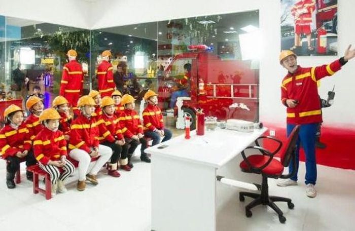 Với các em nhỏ sẽ có những không gian được thoải mái thể hiện khả năng của bản thân và quan trọng vừa vui chơi vừa học hỏi là những phương án tuyệt vời.