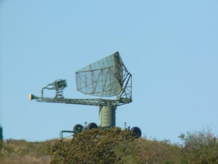 Đài radar cảnh giới nhìn vòng A-100 Kama.
