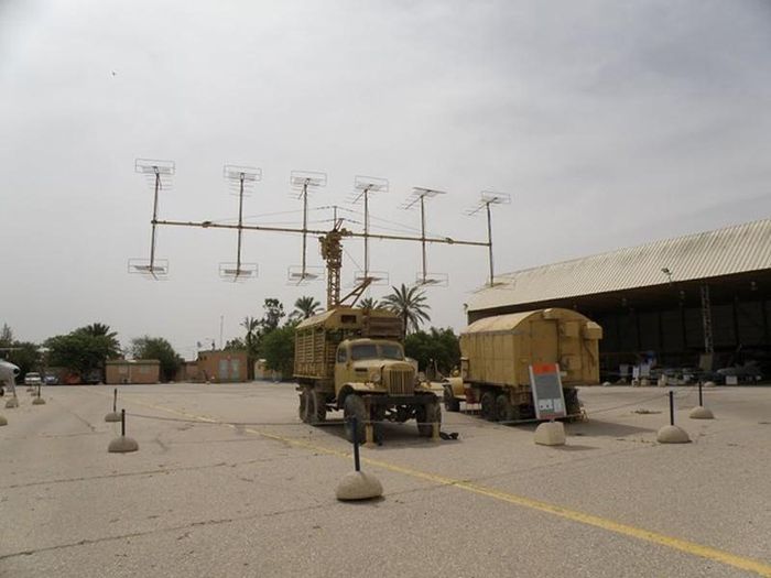 Radar cảnh giới P-12 Yenisei (Spoon Rest).