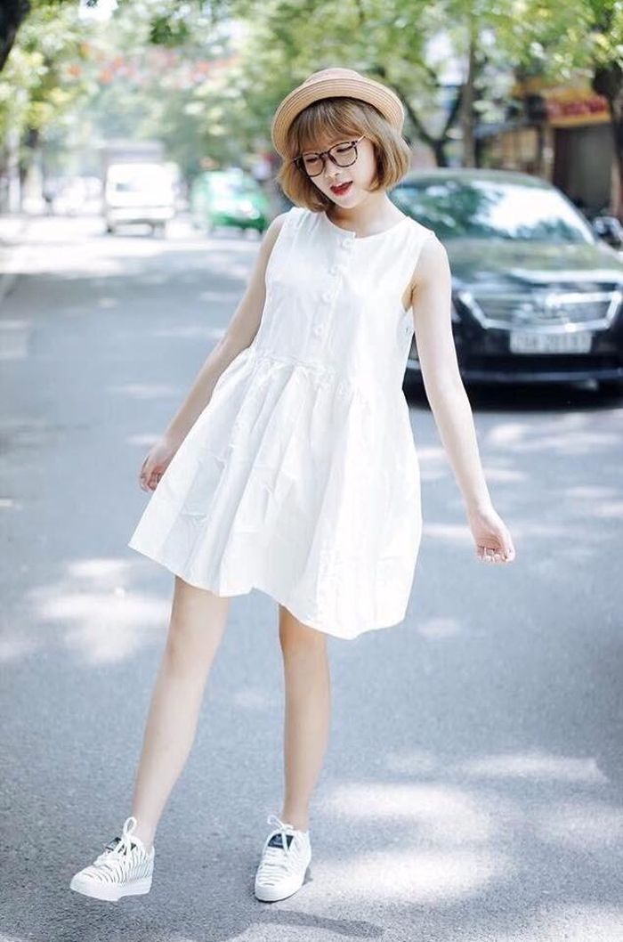 Không chỉ thu hút người hâm mộ nhờ giọng hát trong trẻo, Mờ Naive còn gây ấn tượng bởi ngoại hình cân đối, bắt mắt. Giọng ca của lứa tuổi học trò sở hữu chiều cao 1,6m.