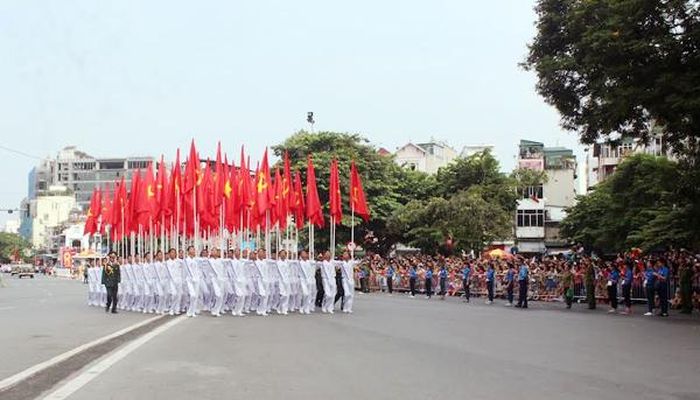 Khối hồng kỳ. Ảnh: Quỳnh Vinh.