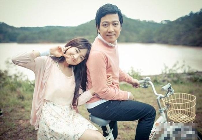 Bộ ảnh thể hiện rất nhiều sắc thái tình cảm thú vị của đôi tình nhân hạnh phúc với nụ cười mãn nguyện.