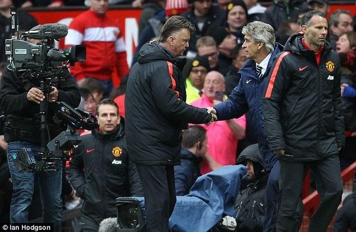 Louis van Gaal và Manuel Pellegrini đều là những thiên tài chiến thuật. Ảnh: Ian Hodgson