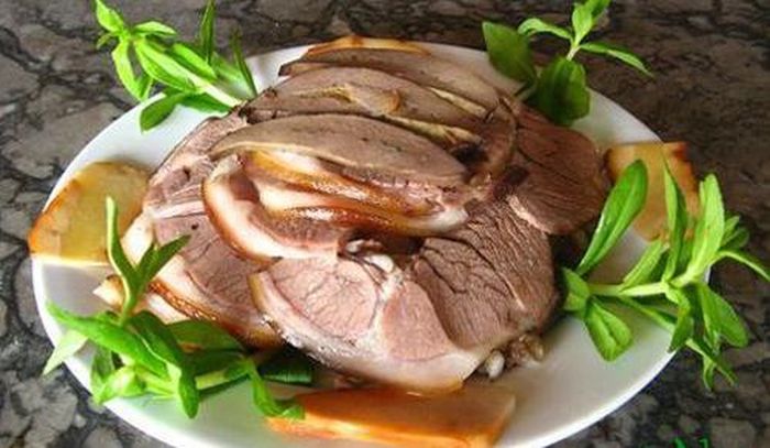 Thịt chó cũng xếp trong top những thực phẩm không nên ăn khi có vết thương hở