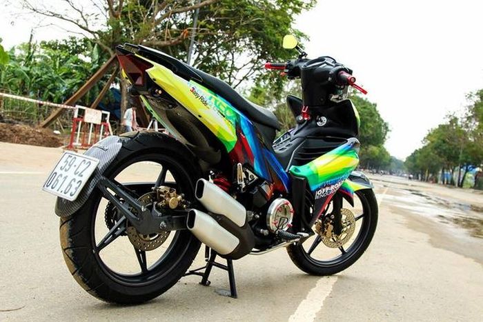 Phần dè chắn bùn và gắn biển số tạo cảm giác như các dòng xe phân khối lớn. Thời gian hoàn thiện phiên bản độ này trong 3 tuần. 