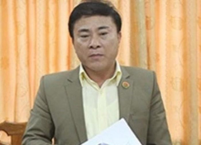  Ông Nguyễn Duy Nho trước khi bị bắt quả tang đang đánh bạc - Ảnh: Phapluatplus