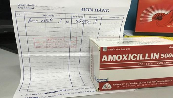 Thuốc kháng sinh mua tại chợ không hóa đơn.