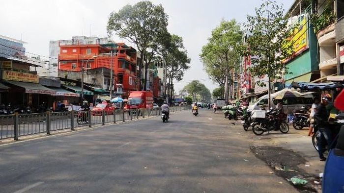 Sau khi có biển cấm, tuyến đường Lê Hồng Phong trở nên thông thoáng.