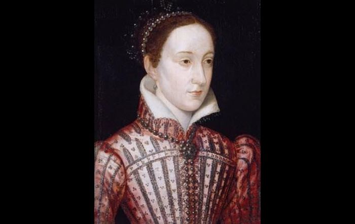 Nữ hoàng Scotland Mary Stuart bị chặt đầu năm 1587. Mary Stuart là con gái vua James V của Scotland và người vợ Pháp có tên Mary. Vua James V qua đời chưa đầy một tuần sau khi Mary Stuart ra đời. Do đó, bà trở thành Nữ hoàng Scotland khi mới 6 ngày tuổi.