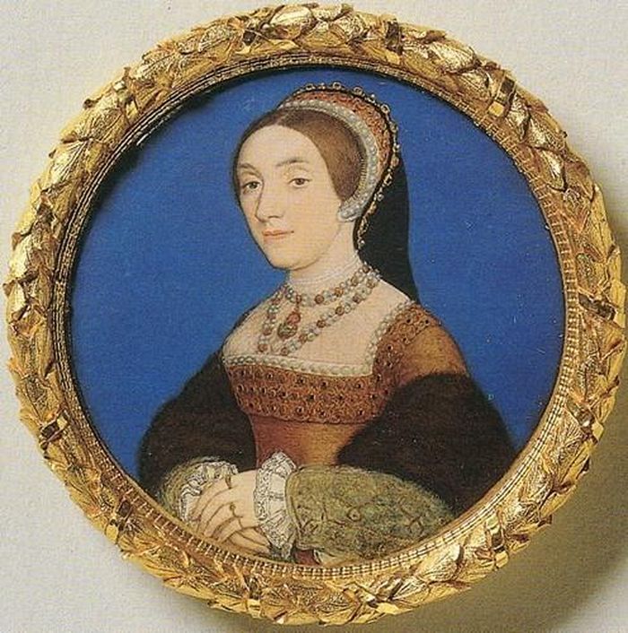 Ban đầu, vua Henry VIII không tin vào những lời cáo buộc về việc hoàng hậu Catherine Howard không chung thủy. Nhưng sau đó ngày càng có nhiều bằng chứng cho thấy hoàng hậu Catherine Howard ngoại tình nên khiến vua Henry VIII không thể không tin bản thân "bị cắm sừng".