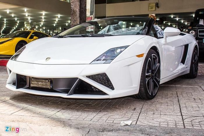  Mẫu siêu xe đã bị khai tử Lamborghini Gallardo Spyder LP560-4 50th Anniversary Facelift. Bây giờ thuộc sở hữu của đại gia cà phê Trung Nguyên. 